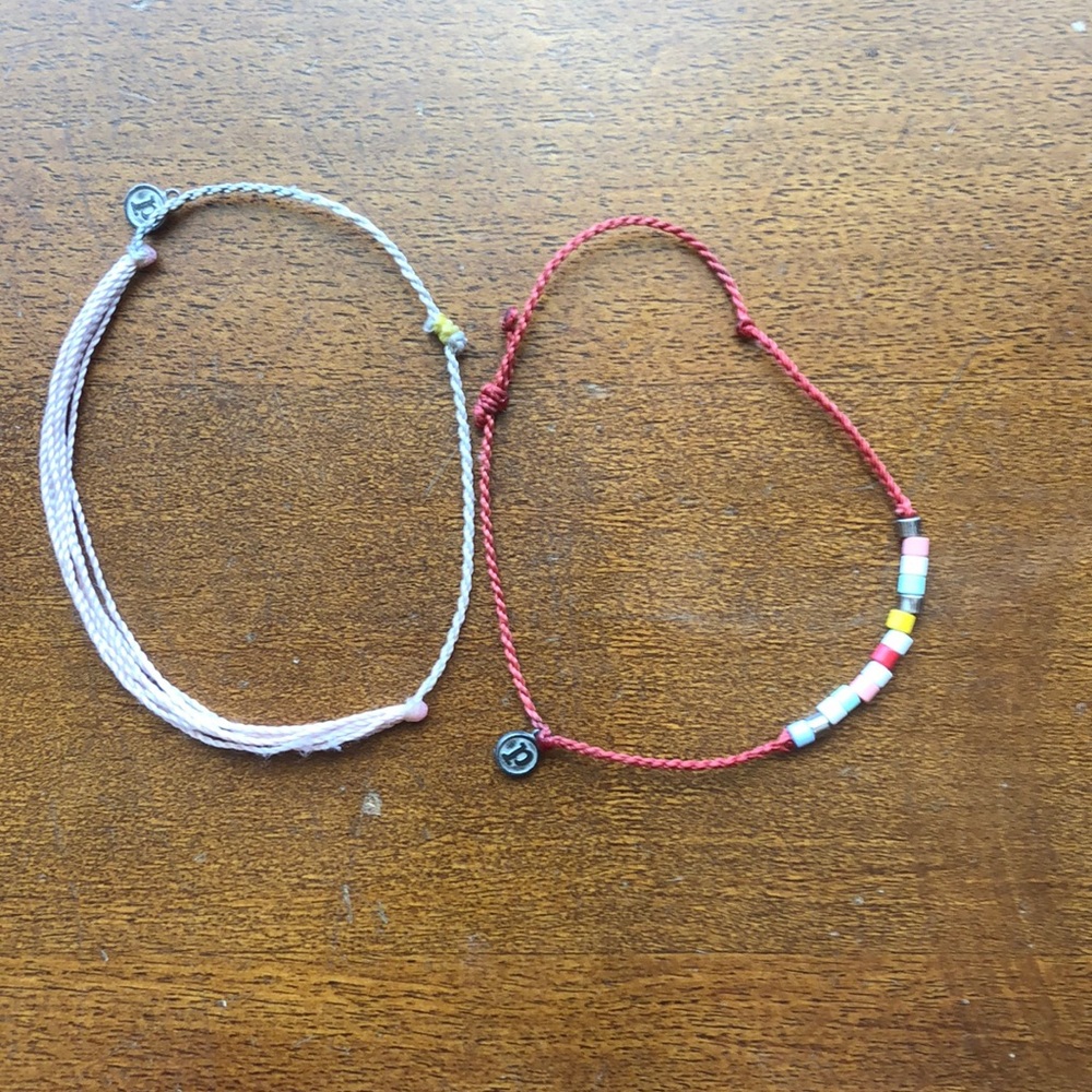 2 pura Vida braclets
